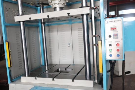 壓鑄機(jī)鎂鋁合金壓鑄件切邊機(jī)