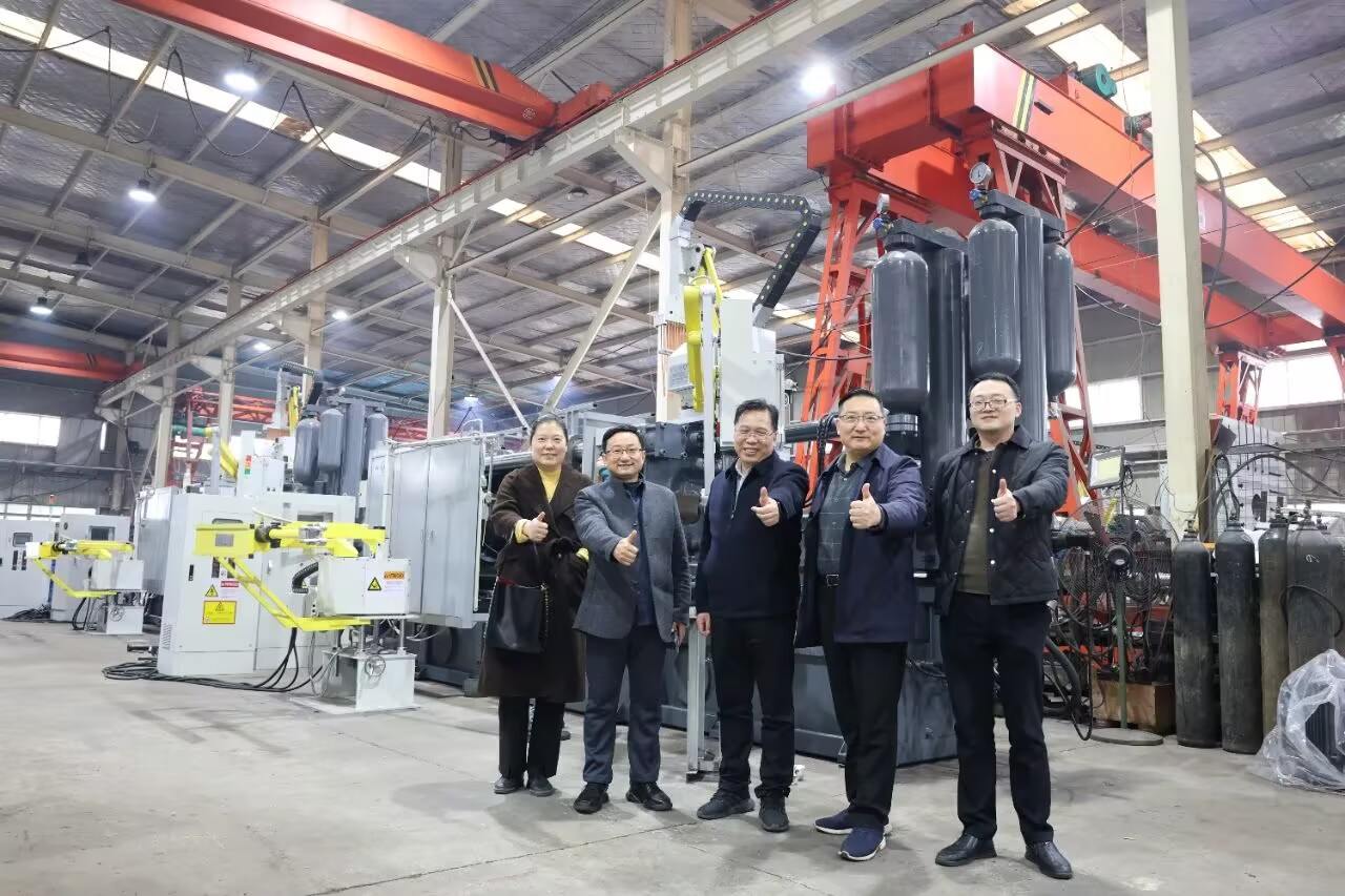 安徽糧食工程職業(yè)學(xué)院武杰校長(zhǎng)赴蚌埠隆華洽談“產(chǎn)學(xué)研”合作項(xiàng)目